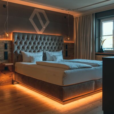 Grand_Deluxe_Zimmer_Bett