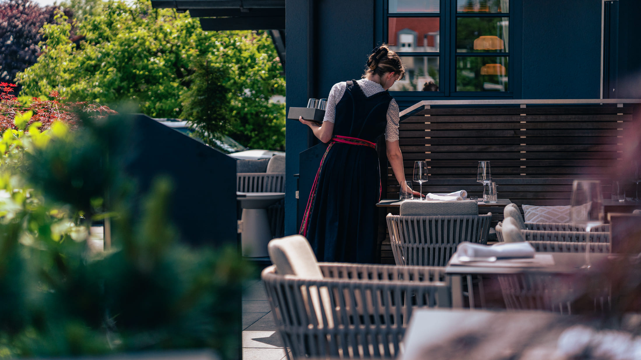 Aussenbereich_Restaurant_Esslust_Tisch_decken