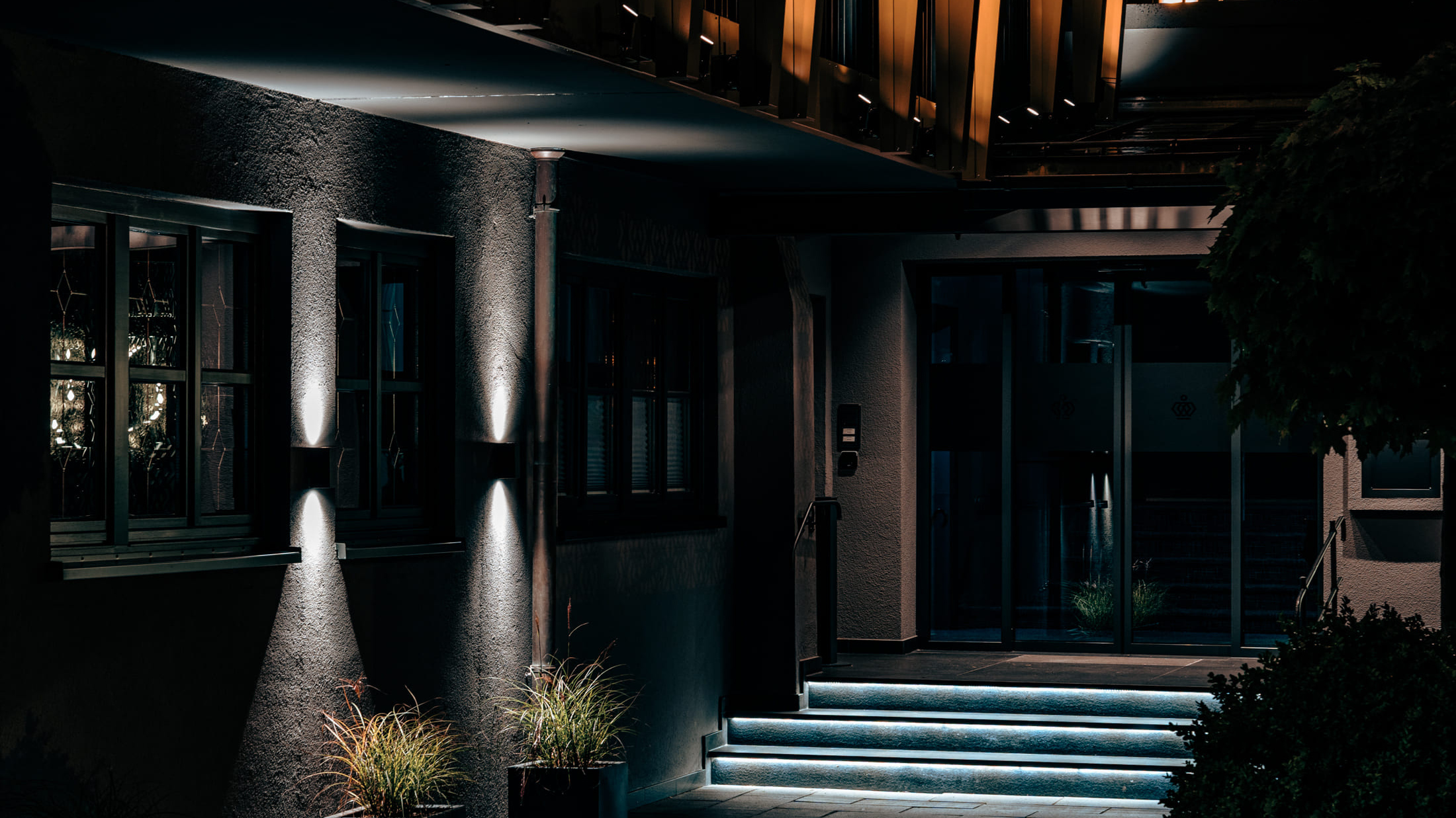 Nahaufnahme_Treppe_Aussenfassade_Hotel_Alpenkoenig